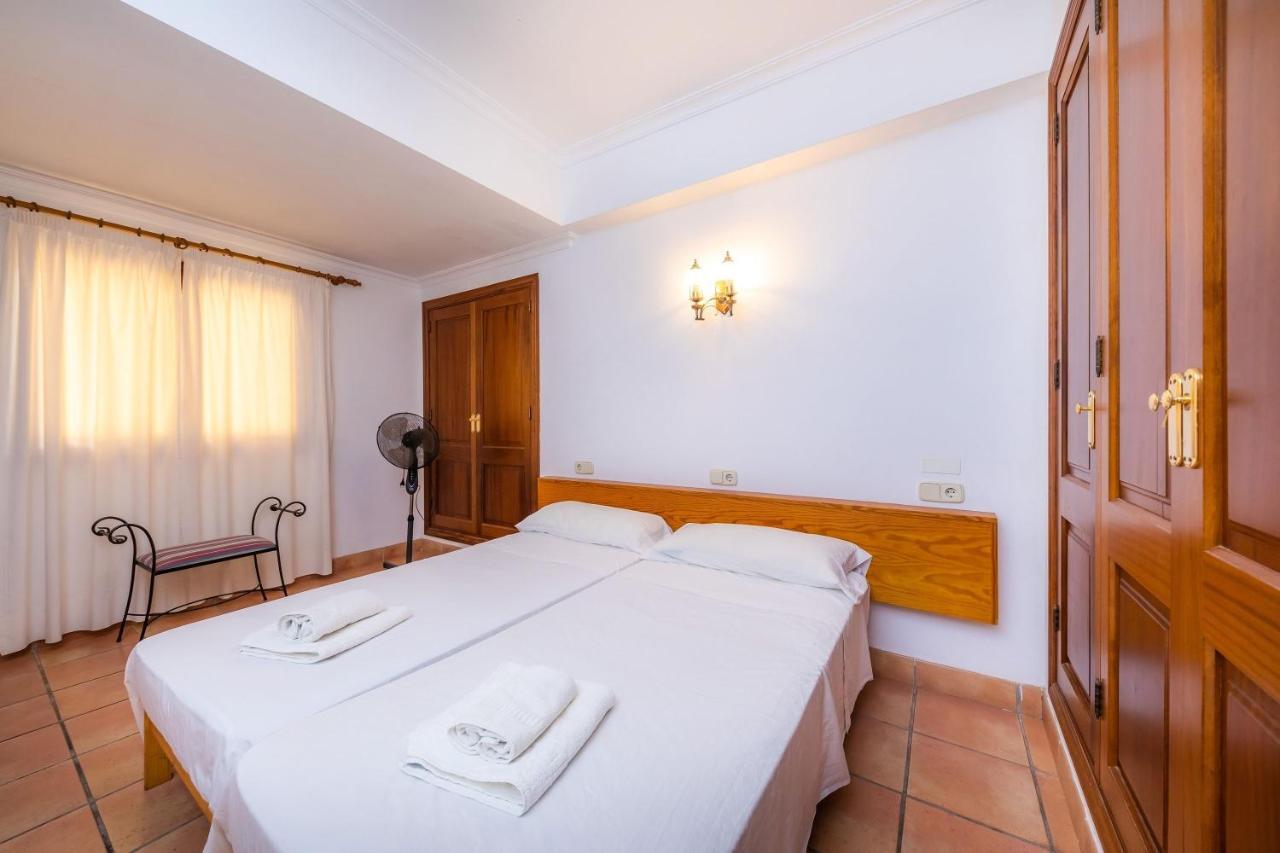Dofi Villa Cala Millor  Exterior photo